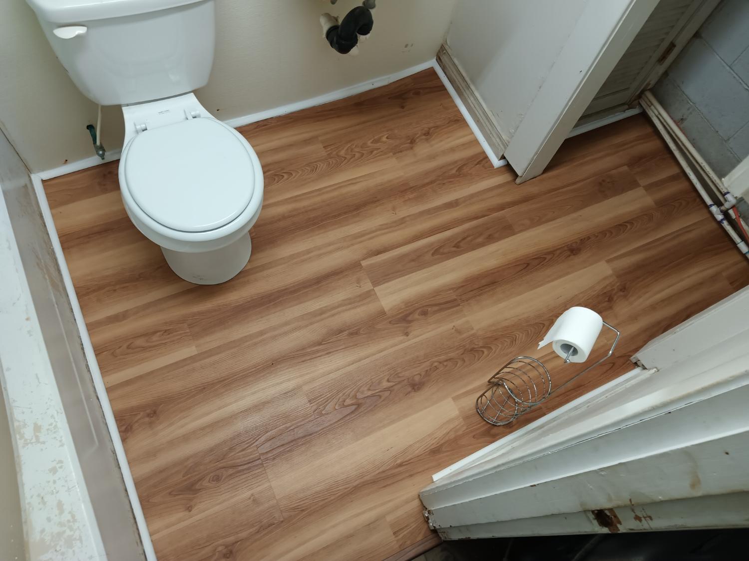 Bathroom with wood-look LVP